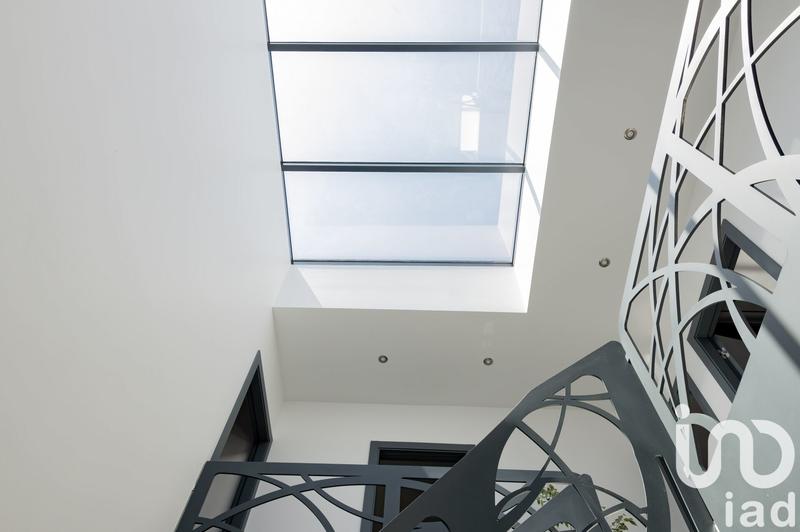 Maison - 205 m² - 7 pièces