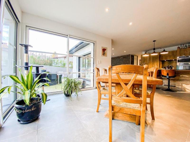 Maison - 165 m² - 6 pièces