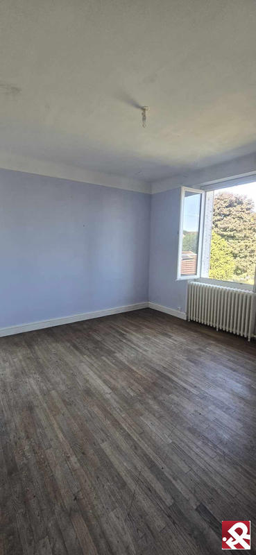 Maison - 216 m² - 5 pièces