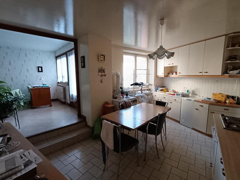 Maison - 300 m² - 14 pièces