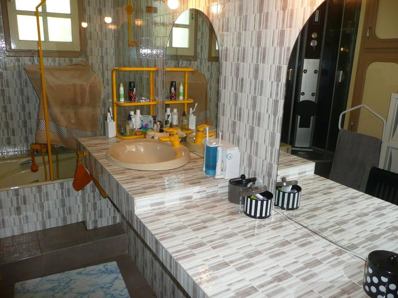 Maison - 222 m² - 10 pièces