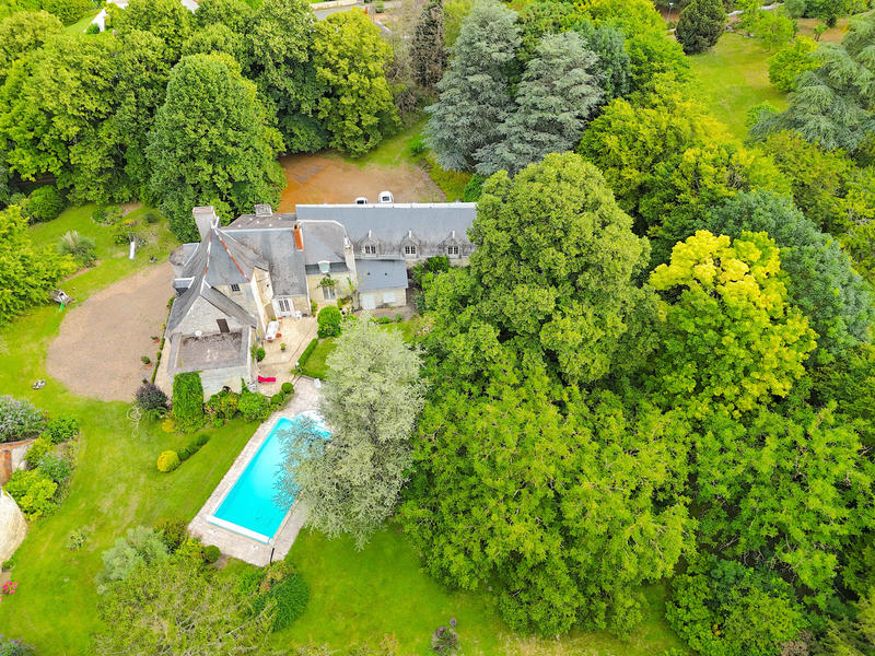 Château - 430 m² - 12 pièces