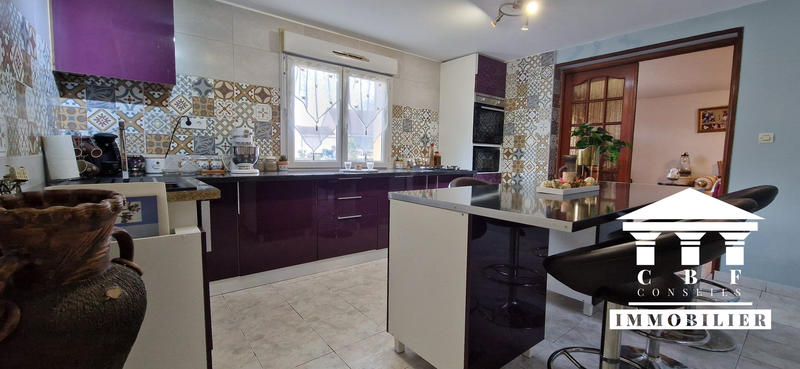 Maison - 289 m² - 11 pièces