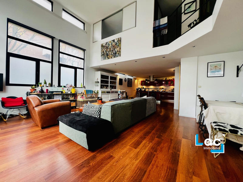 Loft - 136 m² - 5 pièces