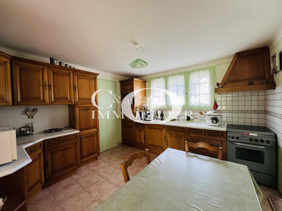 Maison - 176 m² - 9 pièces