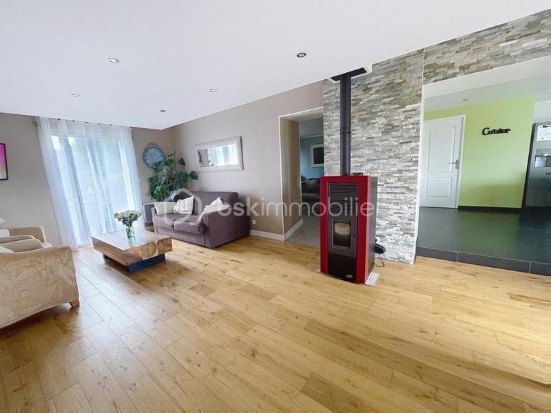 Maison traditionnelle - 148 m² - 7 pièces