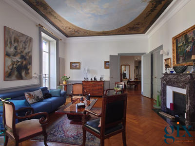 Appartement - 160 m² - 5 pièces