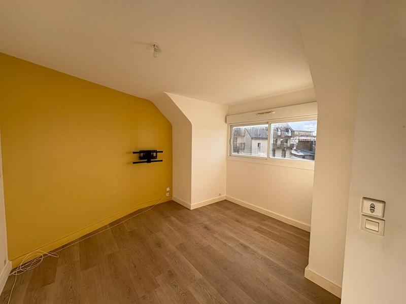 Duplex - 93 m² - 5 pièces