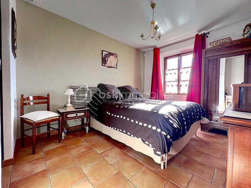 Propriété - 181 m² - 7 pièces