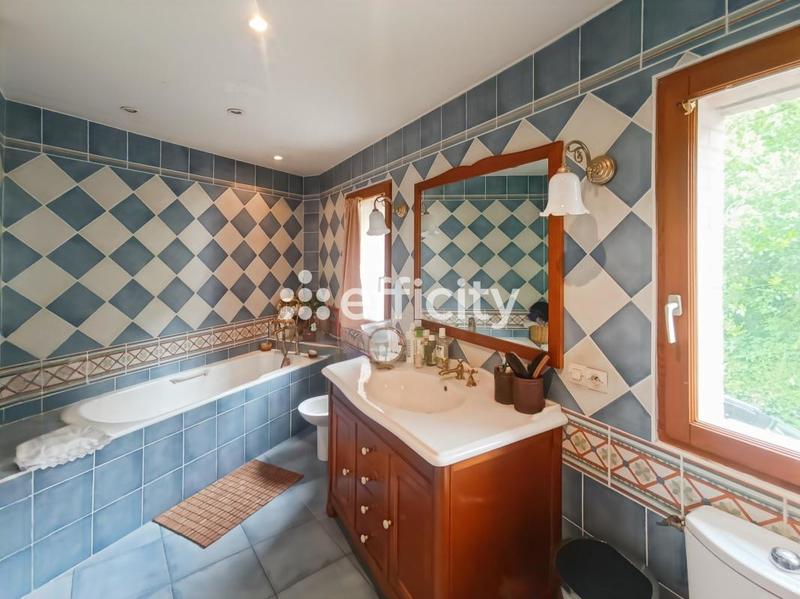 Maison - 140 m² - 7 pièces