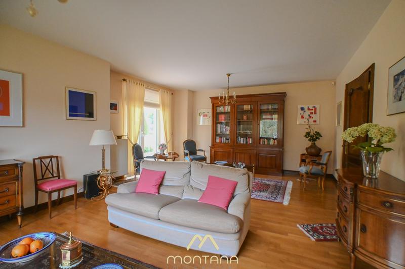 Maison - 216 m² - 9 pièces