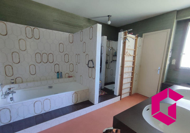 Villa - 250 m² - 11 pièces