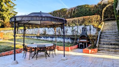 Maison - 143 m² - 8 pièces