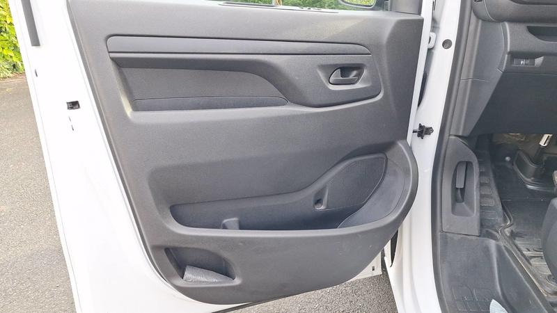 Peugeot Expert Fourgon m 2.0 BlueHDi 145 Eat8 Pack Premium Connect - 3 places Automatique