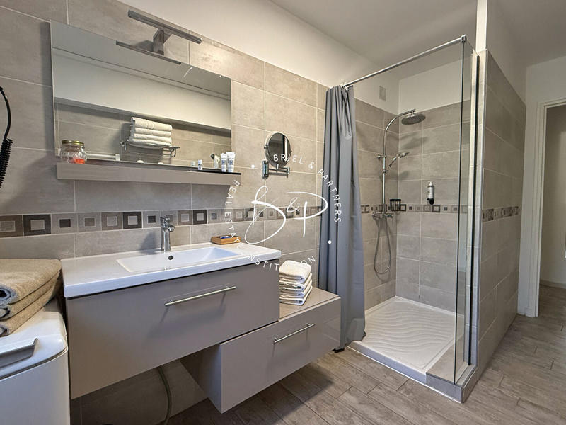 Maison - 293 m² - 11 pièces