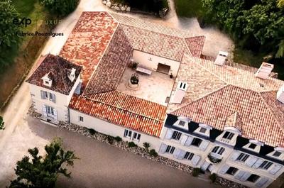 Propriété - 533 m² - 20 pièces