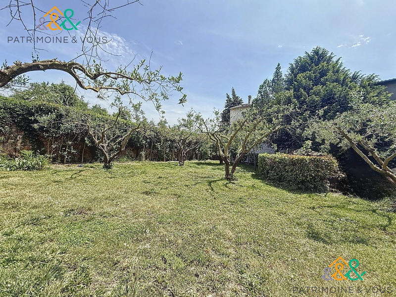 Maison - 210 m² - 6 pièces