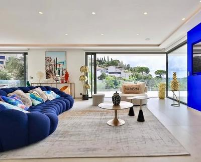 Villa - 280 m² - 6 pièces