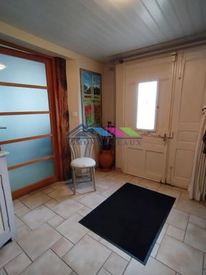 Maison - 215 m² - 10 pièces