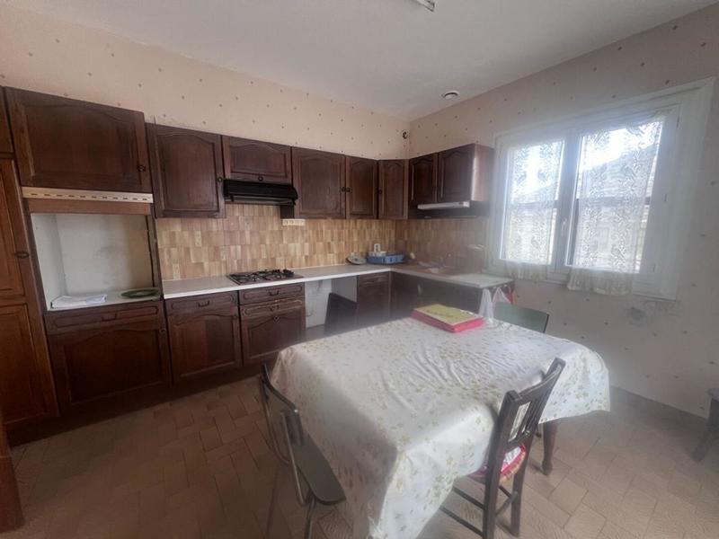 Maison - 180 m² - 8 pièces