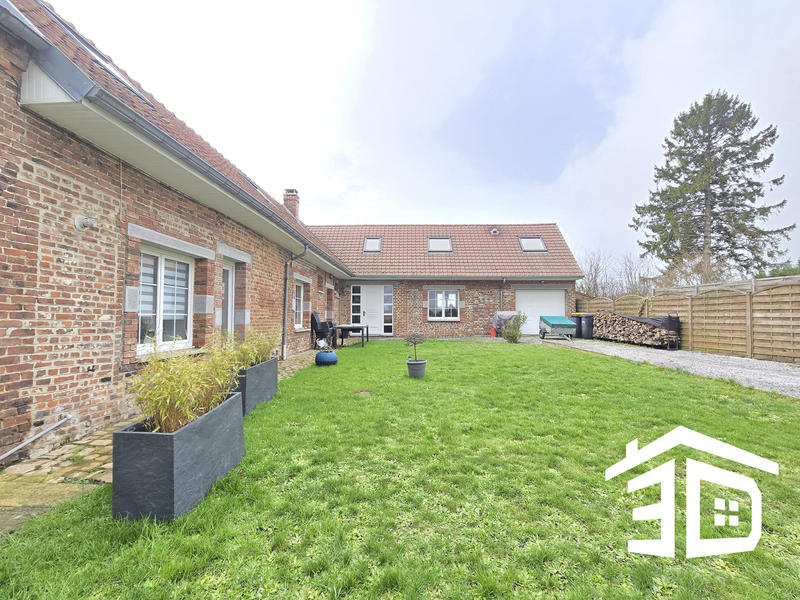 Maison - 180 m² - 8 pièces