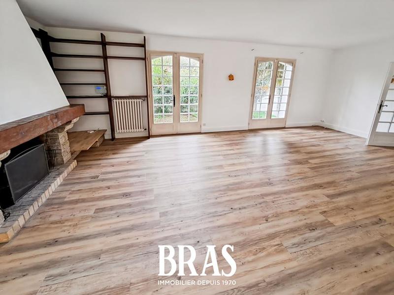 Maison - 141 m² - 8 pièces