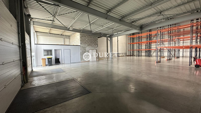 Local d'activités - 1 100 m²