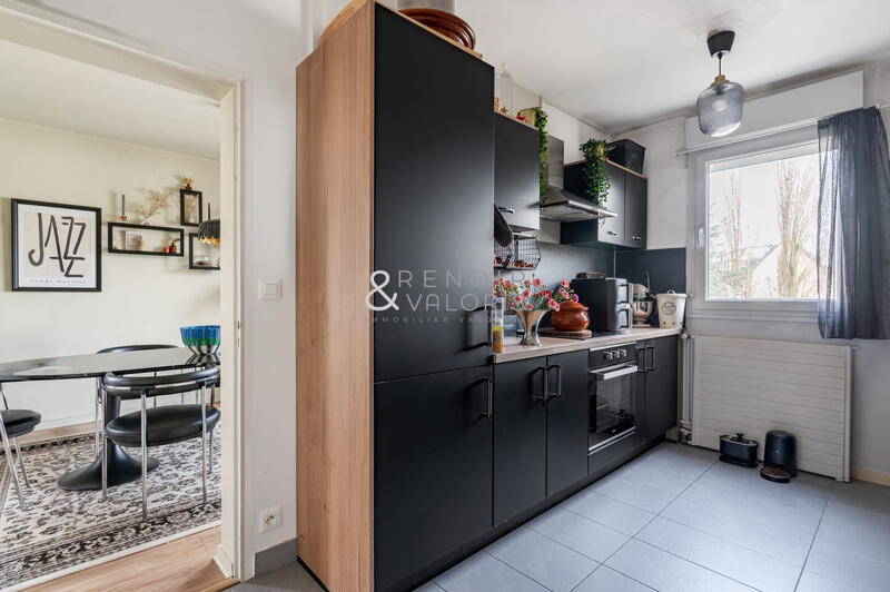 Bureau - 124 m² - 6 pièces