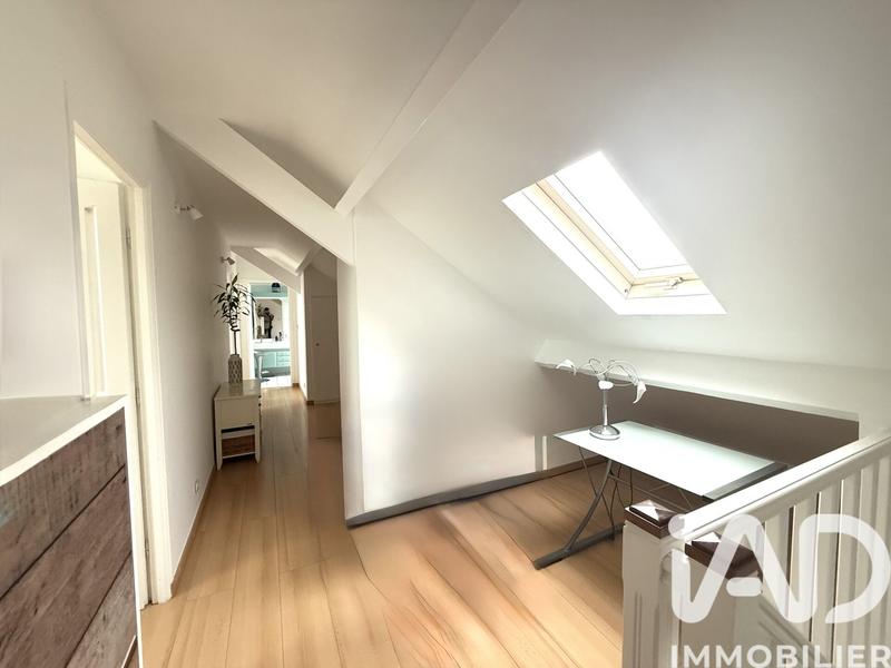 Maison - 205 m² - 6 pièces