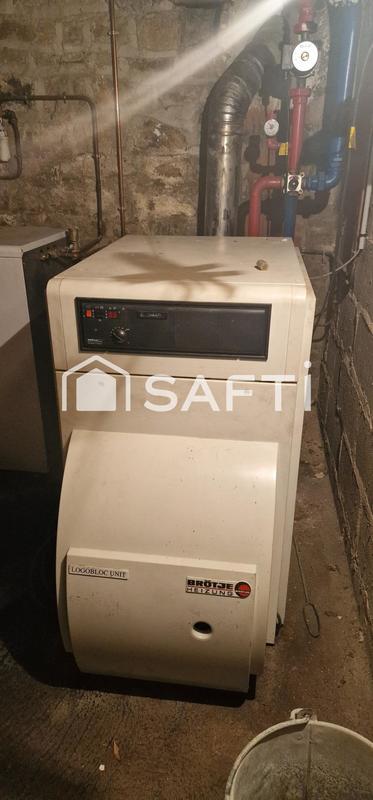 Maison - 180 m² - 8 pièces