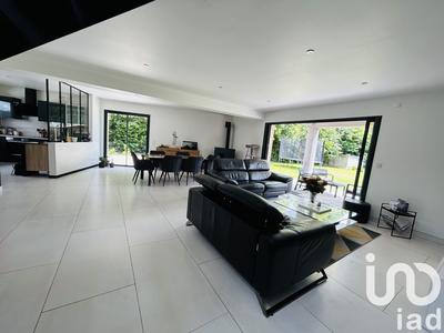 Maison - 200 m² - 7 pièces