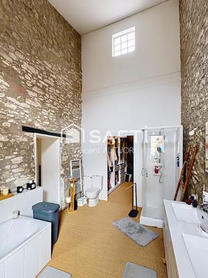 Maison - 198 m² - 7 pièces