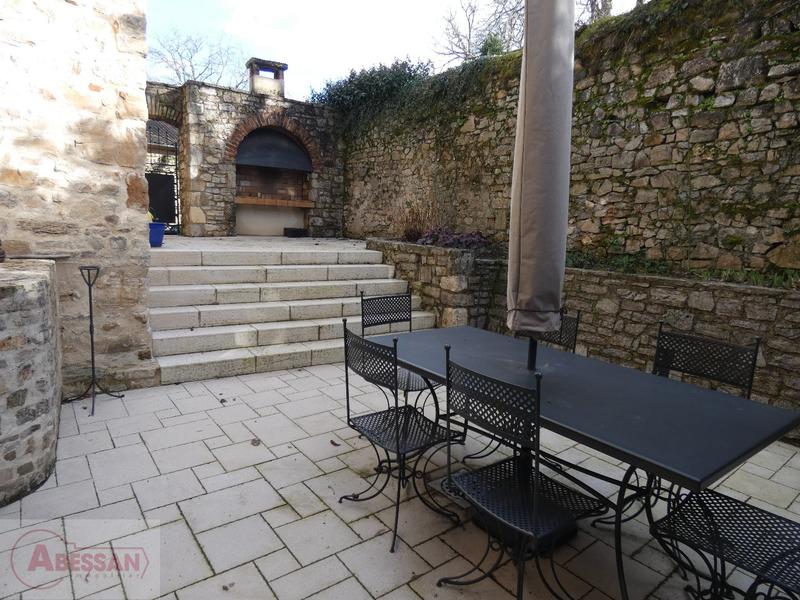 Maison - 285 m² - 8 pièces