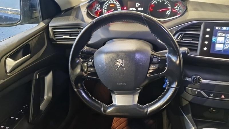 Peugeot 308 II 1.6 E-Hdi 115 Allure