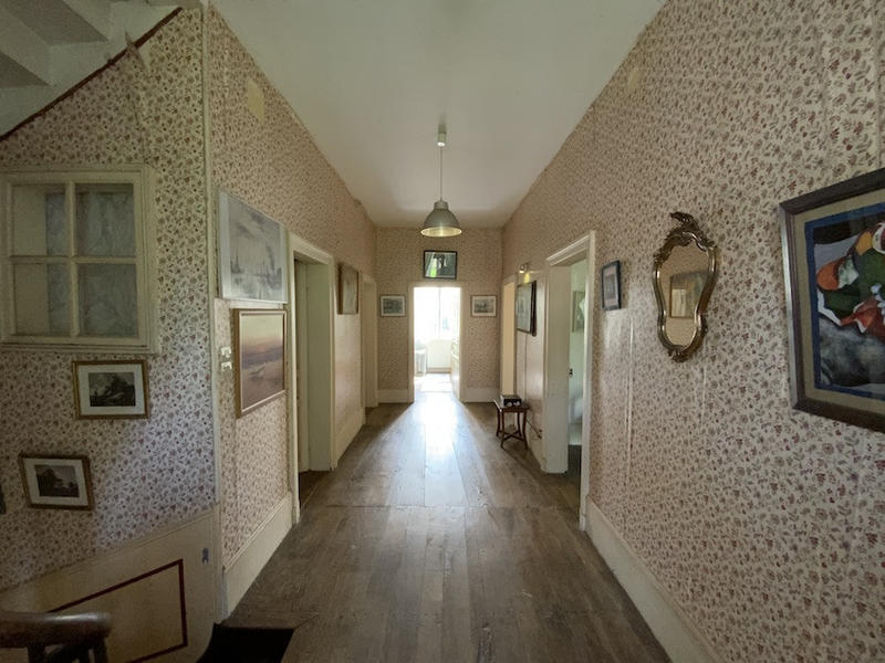 Maison - 201 m² - 7 pièces