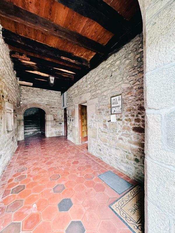 Maison - 316 m² - 9 pièces