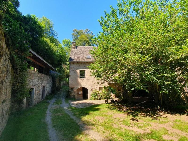 Moulin - 218 m² - 8 pièces