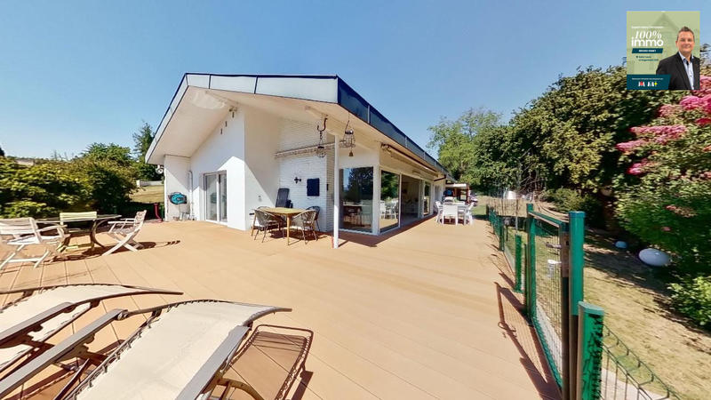 Maison - 240 m² - 5 pièces