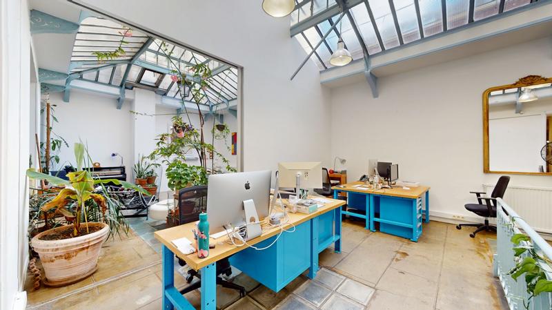 Local commercial - 353 m² - 10 pièces