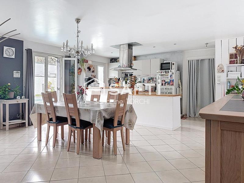 Maison - 151 m² - 6 pièces