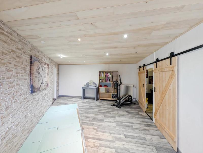 Maison - 255 m² - 8 pièces