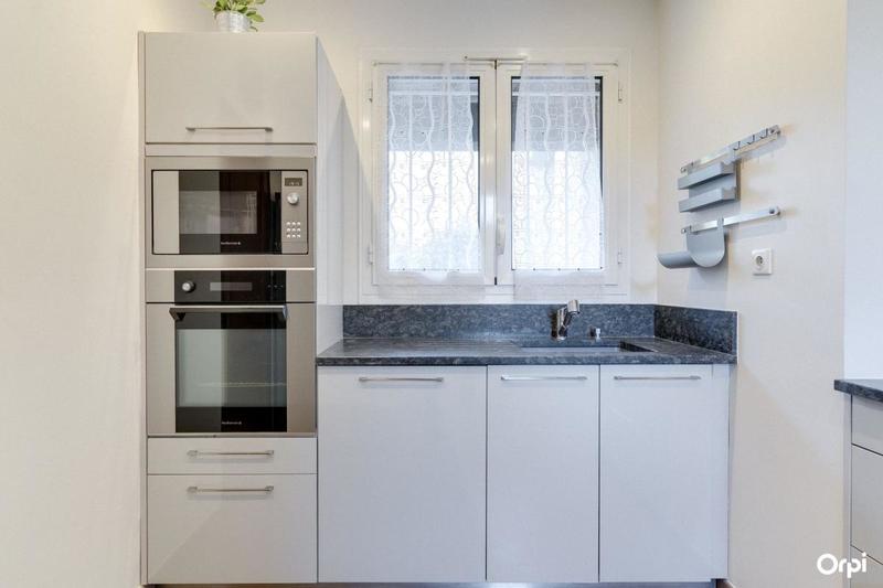 Maison - 220 m² - 5 pièces