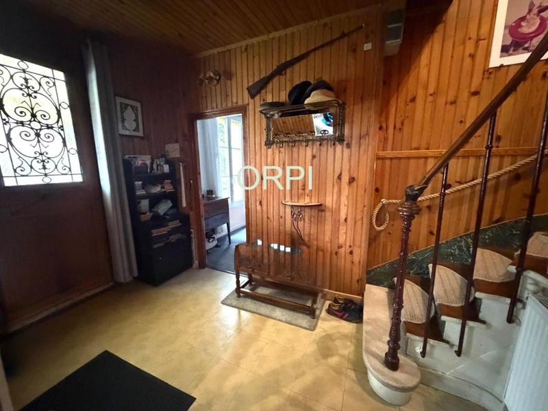 Maison - 221 m² - 5 pièces