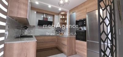 Appartement - 99 m² - 5 pièces