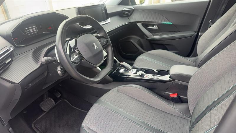 Peugeot 2008 1.2 PureTech 130 Eat8 Allure Business