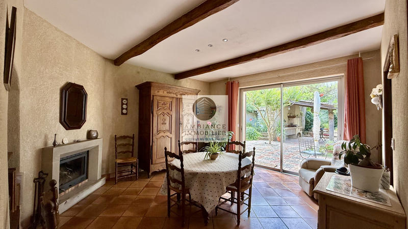 Maison - 214 m² - 10 pièces