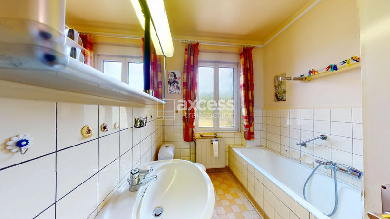 Maison - 234 m² - 10 pièces