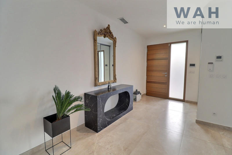 Villa - 220 m² - 5 pièces