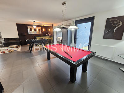 Maison - 268 m² - 10 pièces