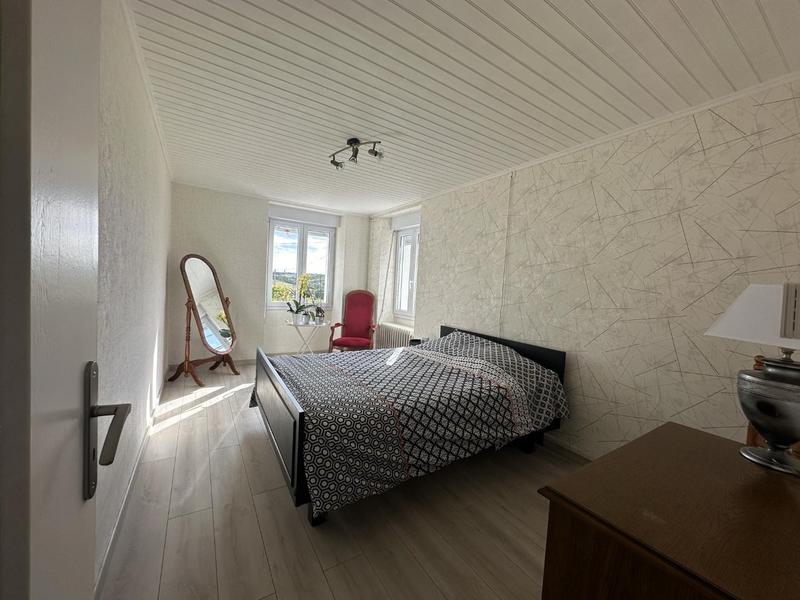 Maison - 218 m² - 10 pièces